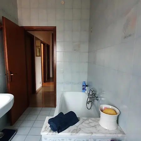 Lila - Spazi Generosi In Quartiere Residenziale *