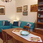 Spazi Generosi In Quartiere Tranquillo - Lila Διαμέρισμα